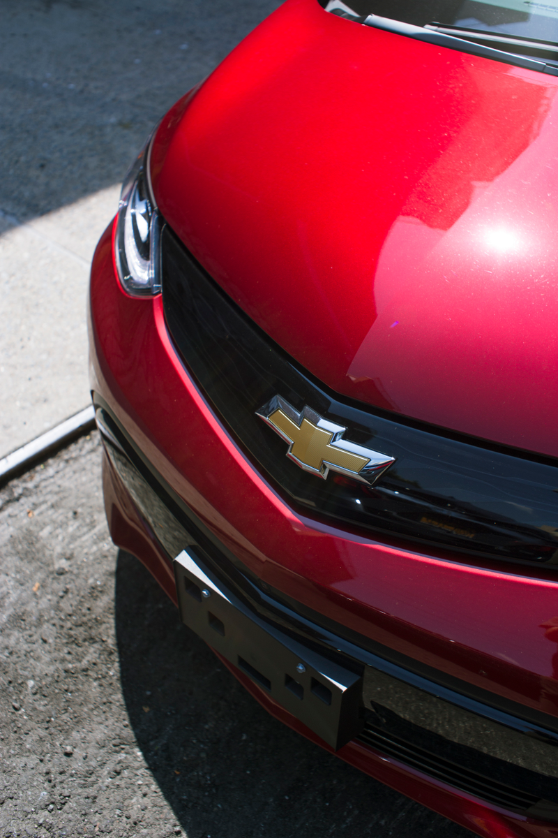 Illustration for article titled The 2018 Chevrolet Bolt EV Makes the Electric Car Feel Normal, and That’s the Point
